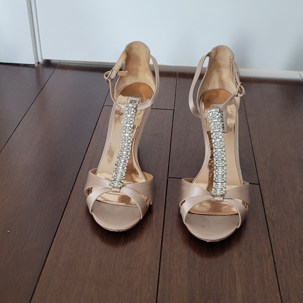 Badgley Mischka Wedge Heels Size 8.5